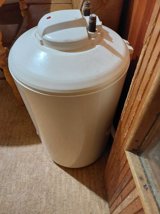 Продам нагревательный бак