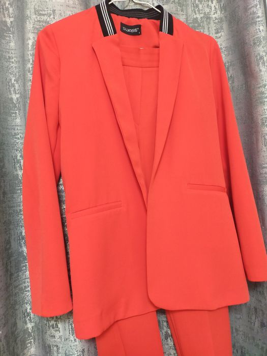 Новий костюм 46 р.