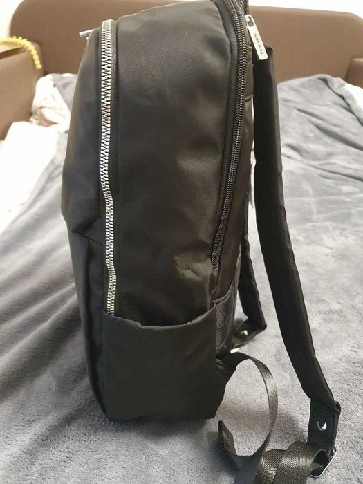 Рюкзак для ноутбука 13"/14" з сріблястою блискавкою чорний