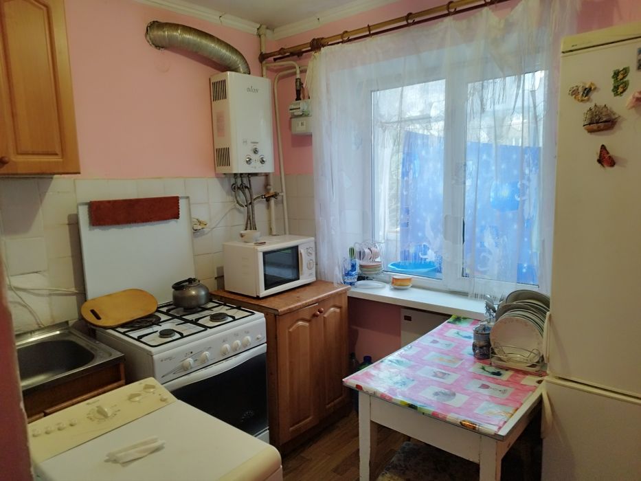 Здам 3 кімнатну квартиру поруч клініка Казявкіна.Моюна на довгий термі