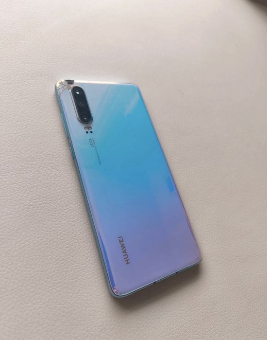 Telefon Huawei p30 z etui