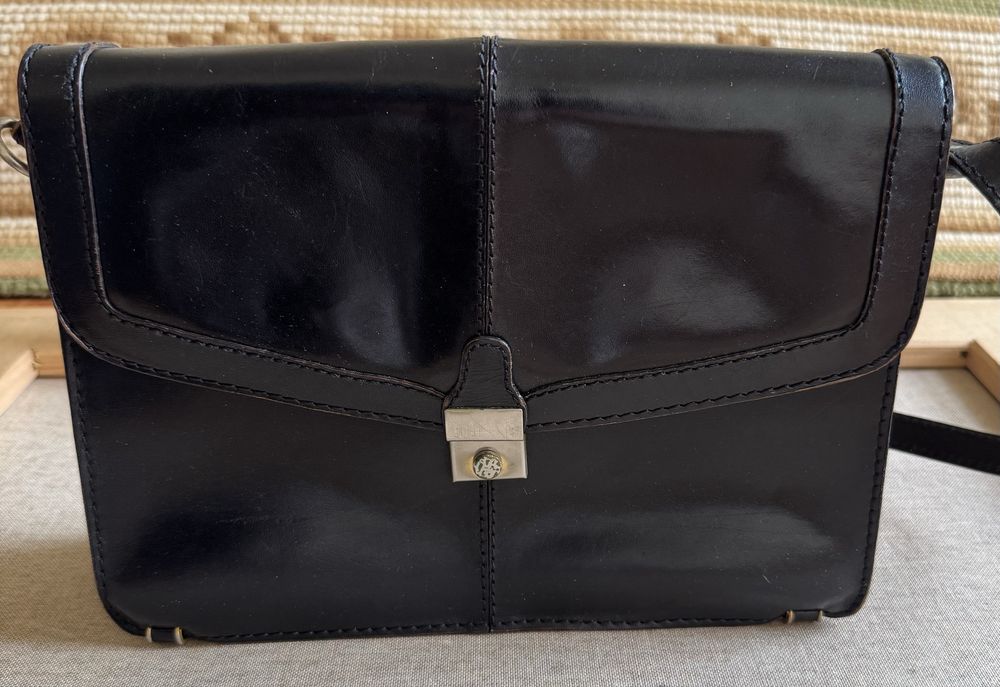 Carteira tiracolo de mulher