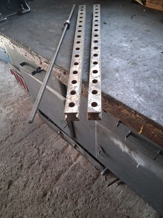 szyny prowadzące po 60 cn