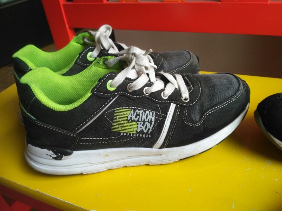 buty sportowe r. 36 płótno i 2 różowe spinki-broszki