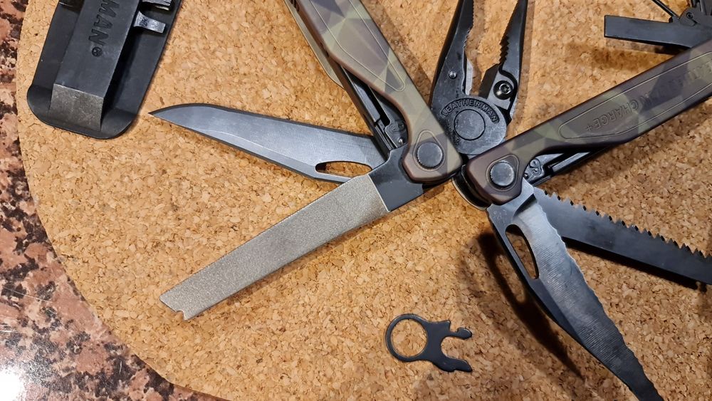 Leatherman Charge plus Forest Camo limited edition multitool