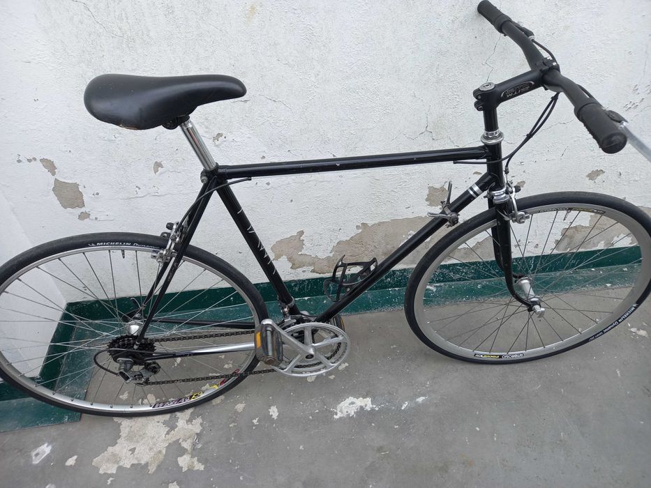 Bicicleta vintage restaurada - estrada / urbana