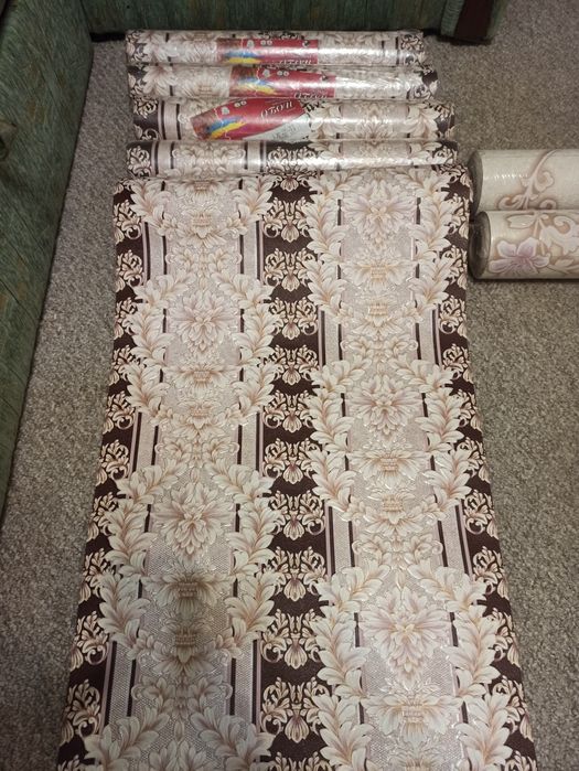 Обои виниловые рельефные на бумажной основе.