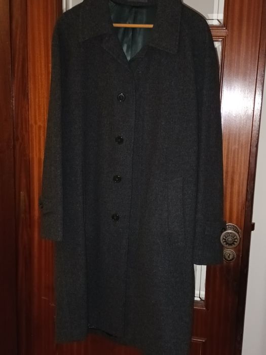 Sobretudo de homem cinzento escuro