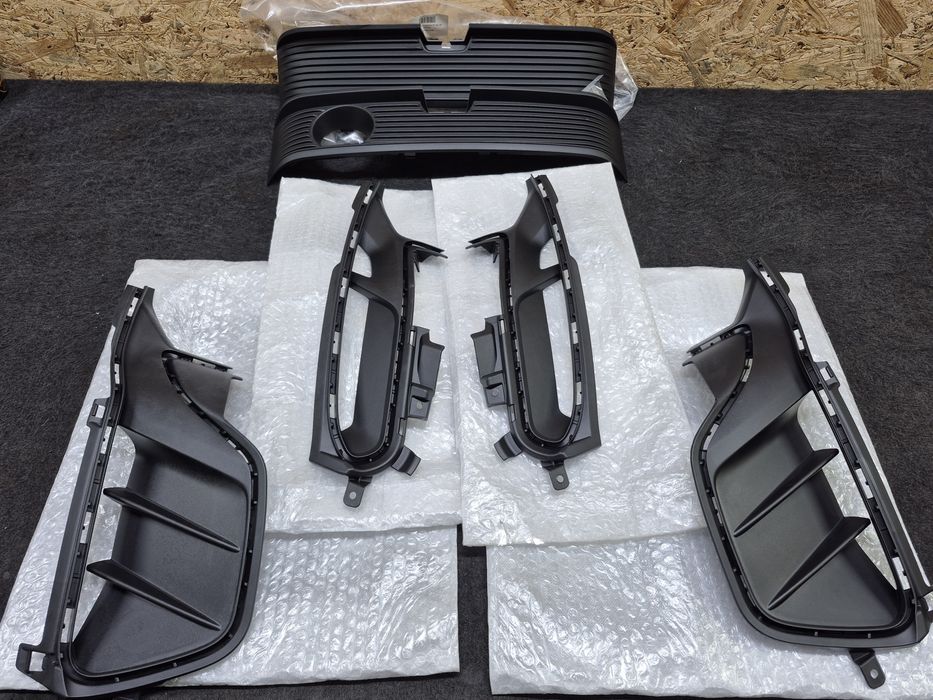 Taycan решітка бампера Turbo s 4s Cross Turismo Тайкан решотка