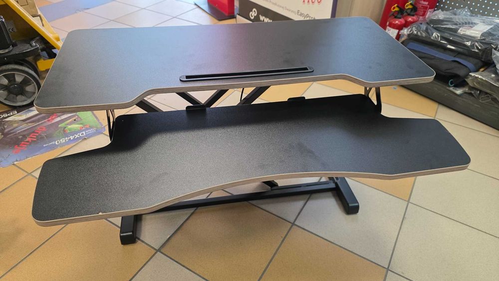 Stolik regulowany pod laptopa lub tablet