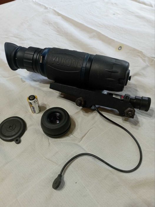 ПРИСТРІЙ НІЧНОГО БАЧЕННЯ "YUKON" з лазерним наведенням цілі