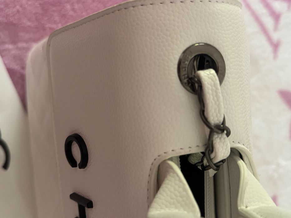 Mala chanel pele caviar branco