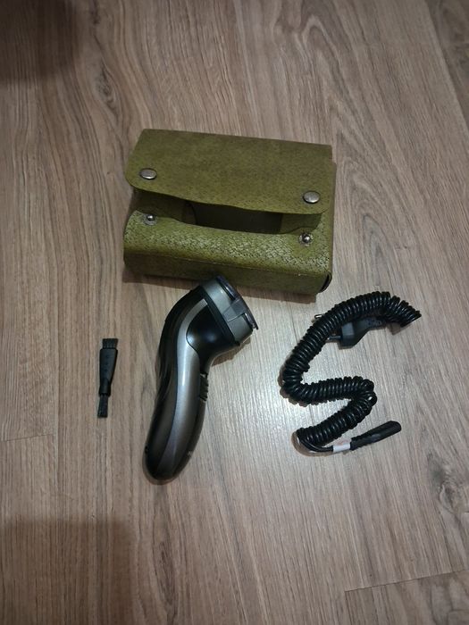 Електробритва Philips