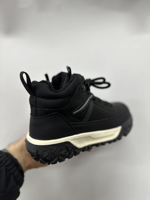 Черевики демі на хлопчика 32-37, чорні ботинки на флісі демосезонні