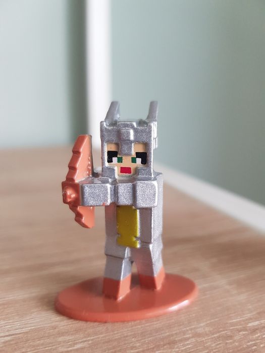 Metalowa Figurka Minecraft-Ariene w zbroi