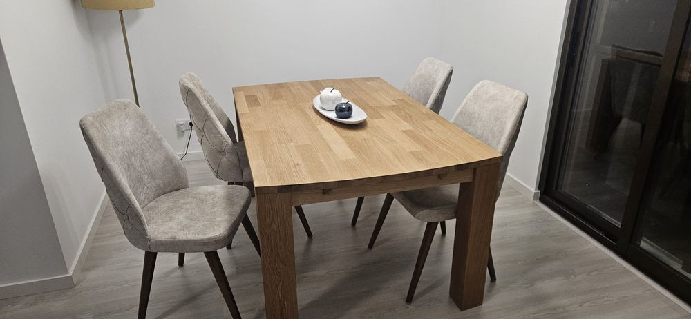 Vendo 4 cadeiras de refeição