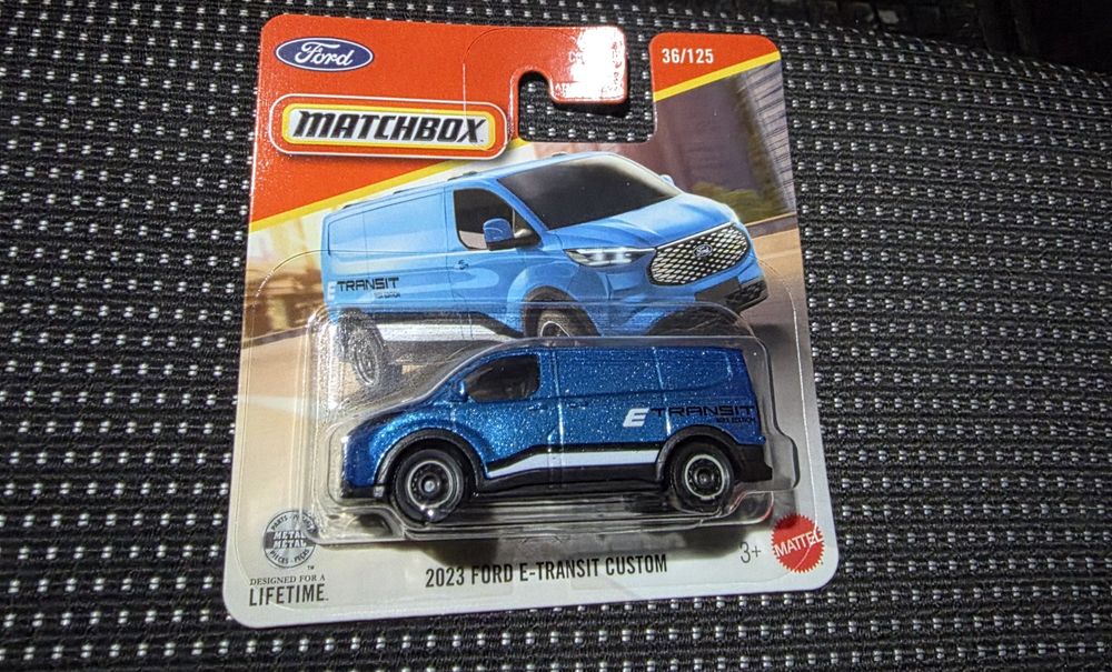 Matchbox Ford Transit Custom niebieski