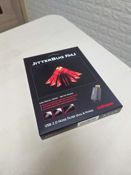Аудіо AudioQuest JitterBug FMJ USB 2.0 Покращення якості звуку / Фільтр шумів даних та живлення