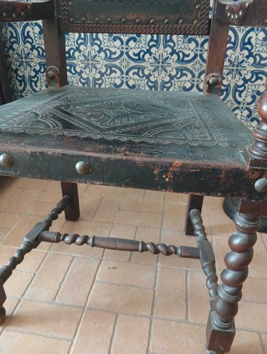 Cadeirão de braços