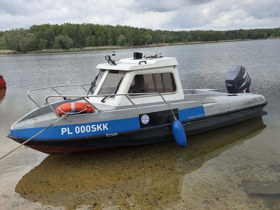 Łódź kabinowa z silnikiem 100 KM Yamaha