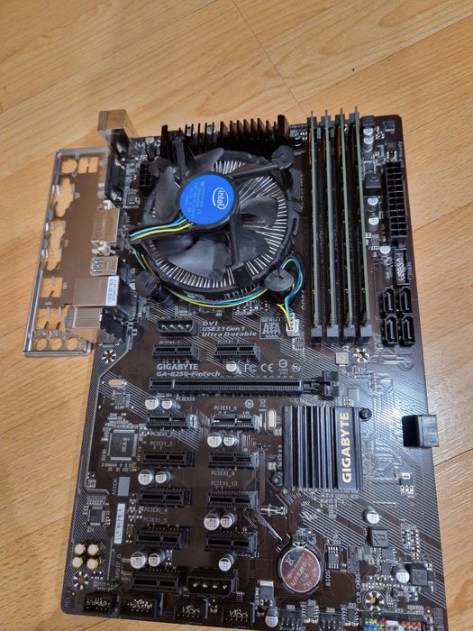 Intel i5-7500 3.4-3.8ghz/Материнка s1151/охлад Бистрий комплект для ПК