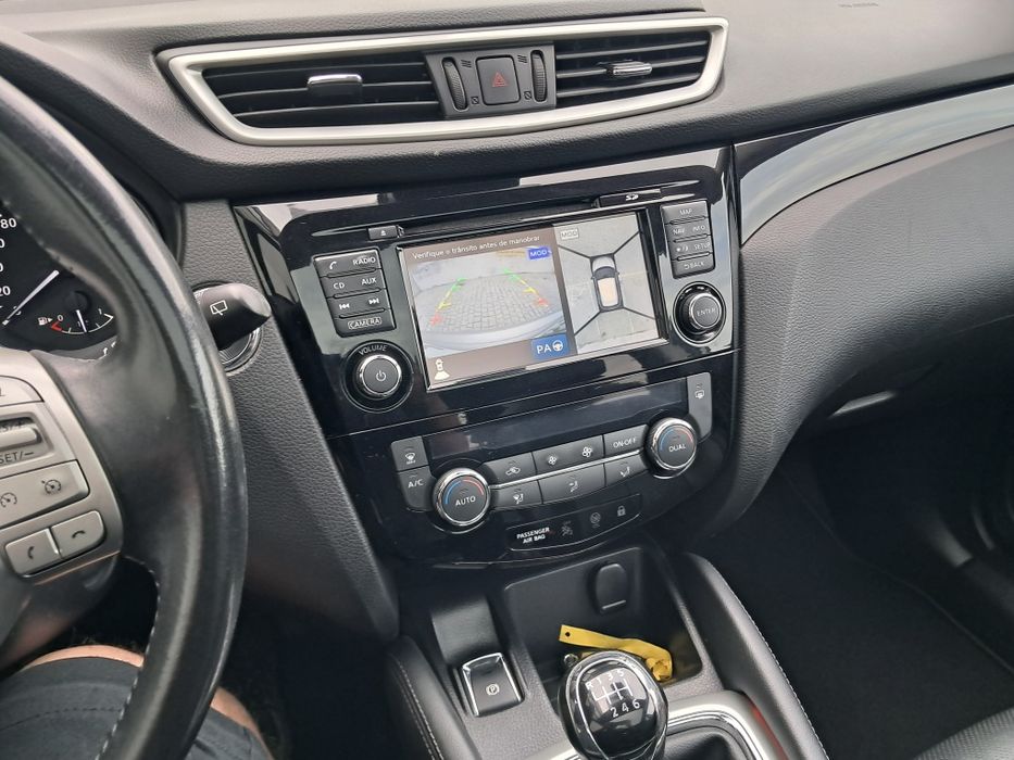 nissan qashqai 1.5dci full extras 

teto panorâmico
jantes especiais