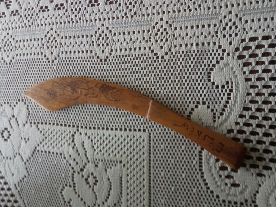 Przyrząd do otwierania listów