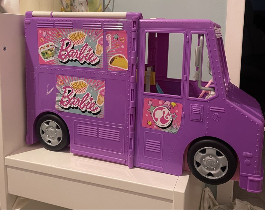 Kamper Barbie Restauracja