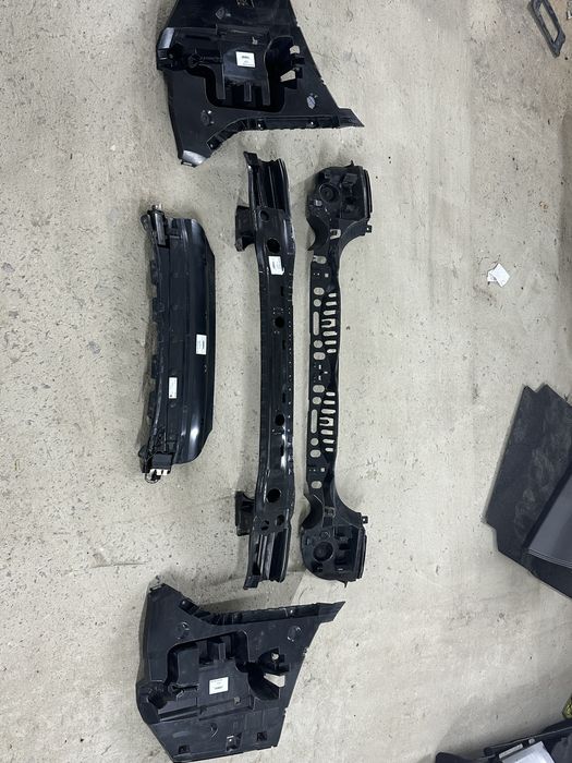 Підсилювач бампера,кронштейни заднього бампера bmw f10 Авторозборка