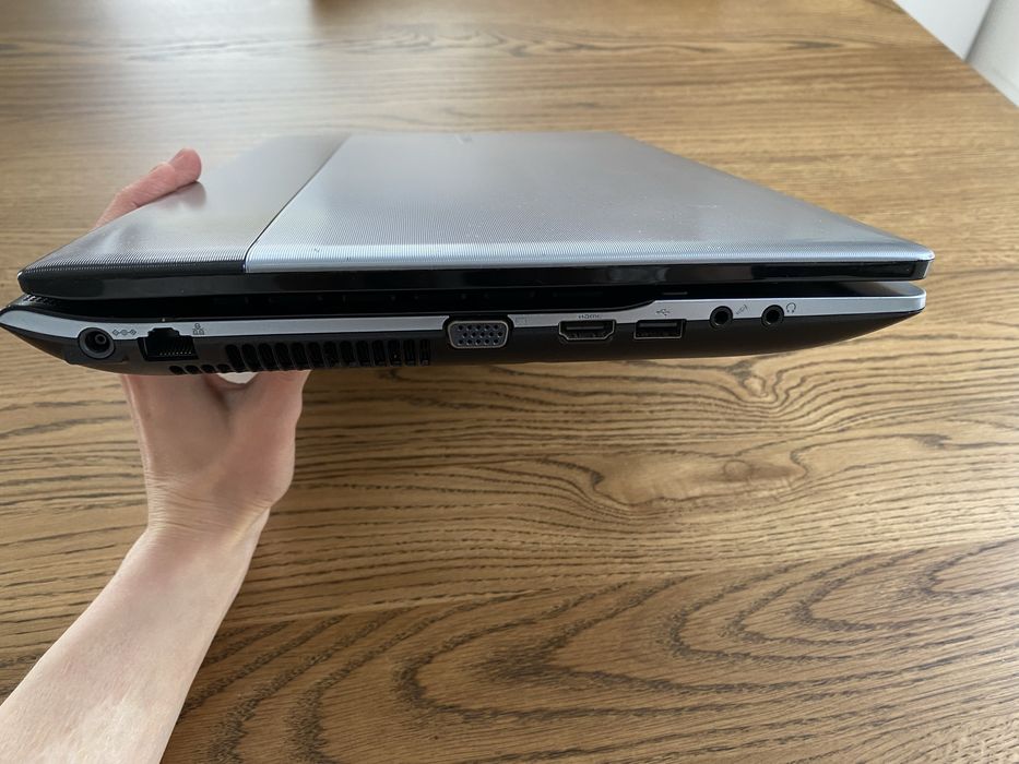 Laptop Samsung NP300E5C bez dysku