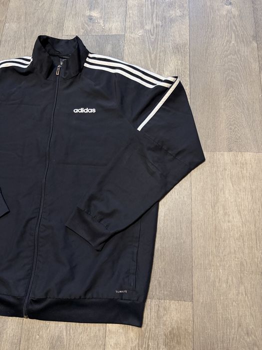 Вітровка від Adidas