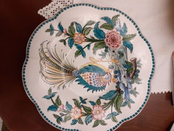 Pratos em louça NOVOS