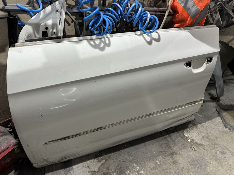 Дверь водительская passat cc
