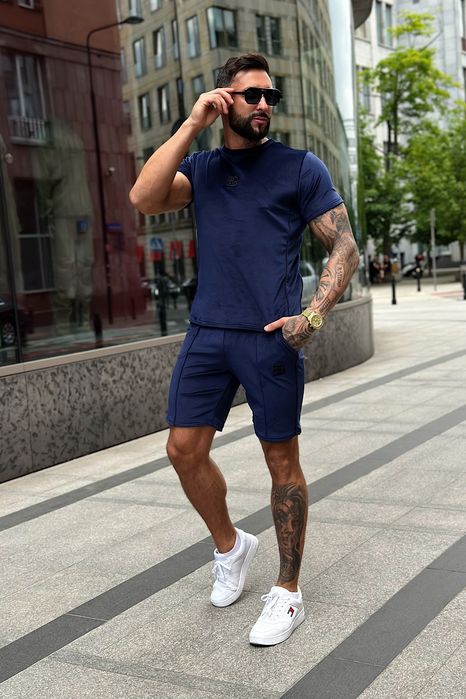 Komplet MĘSKI BG SILK | GRANATOWY

Ten komplet to coś więcej niż basic