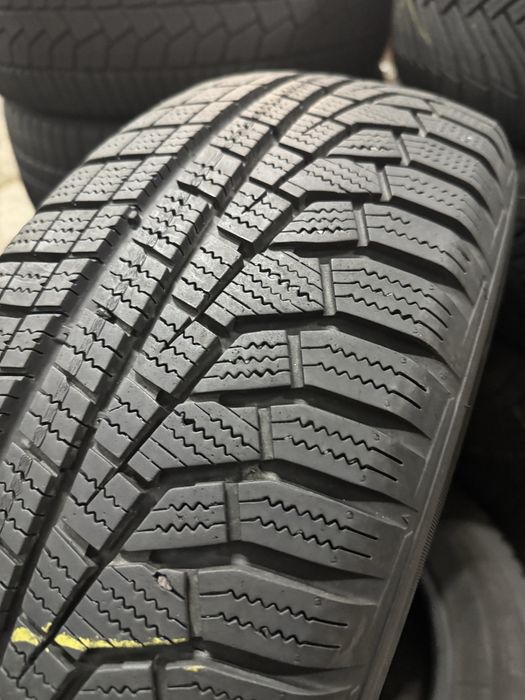 шини б.у зима 215/70 R16 Hankook Winter I*Cept Evo2 SUV склад резини