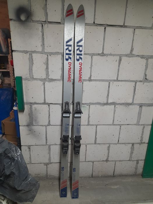 Narty VR15 dynamic 175 cm. Retro. PRL