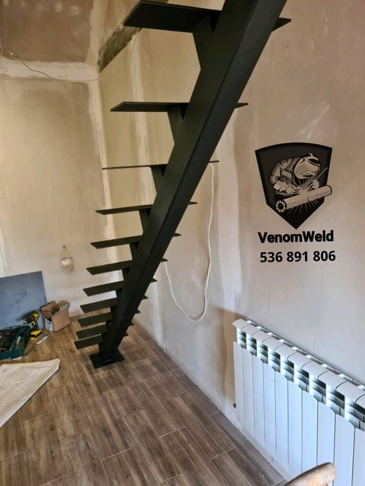 Schody stalowe metalowe nowoczesne samonośne jednobelkowe belce loft