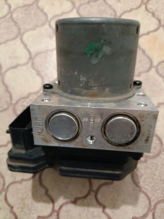 Верхний блок ABS Hyundai Sonata Hybrid 2013