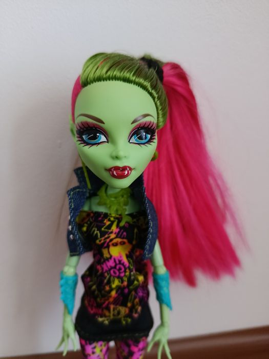 Лялька Monster High Venus McFlytrap basic