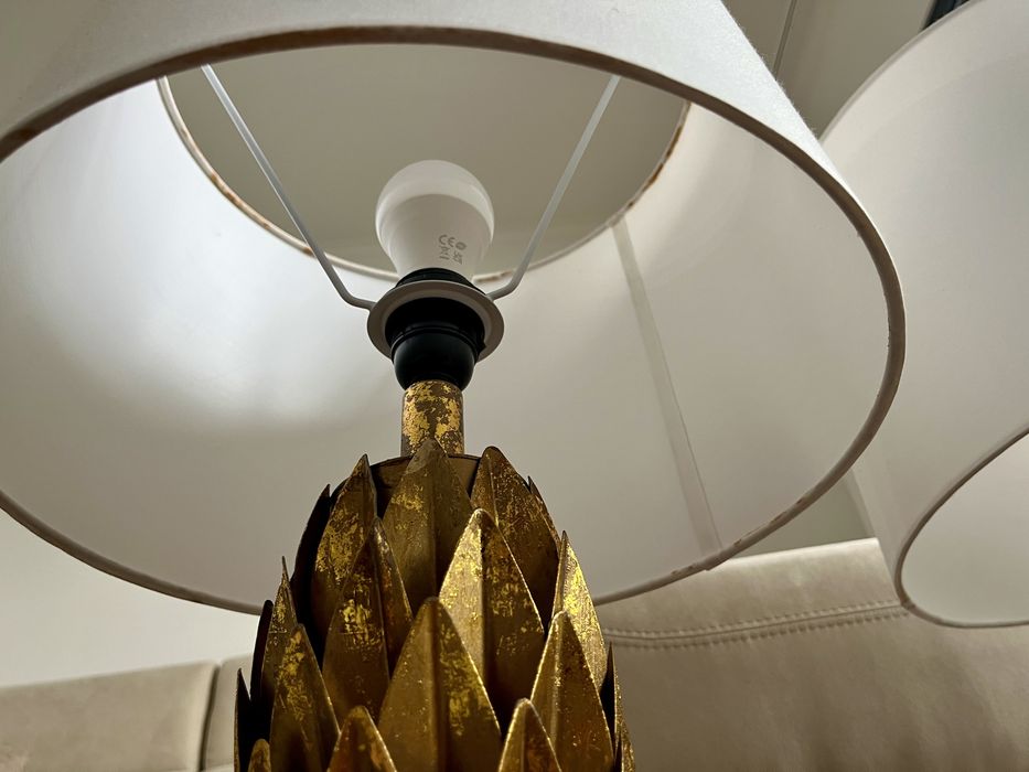 Candeeiro de Mesa dourado