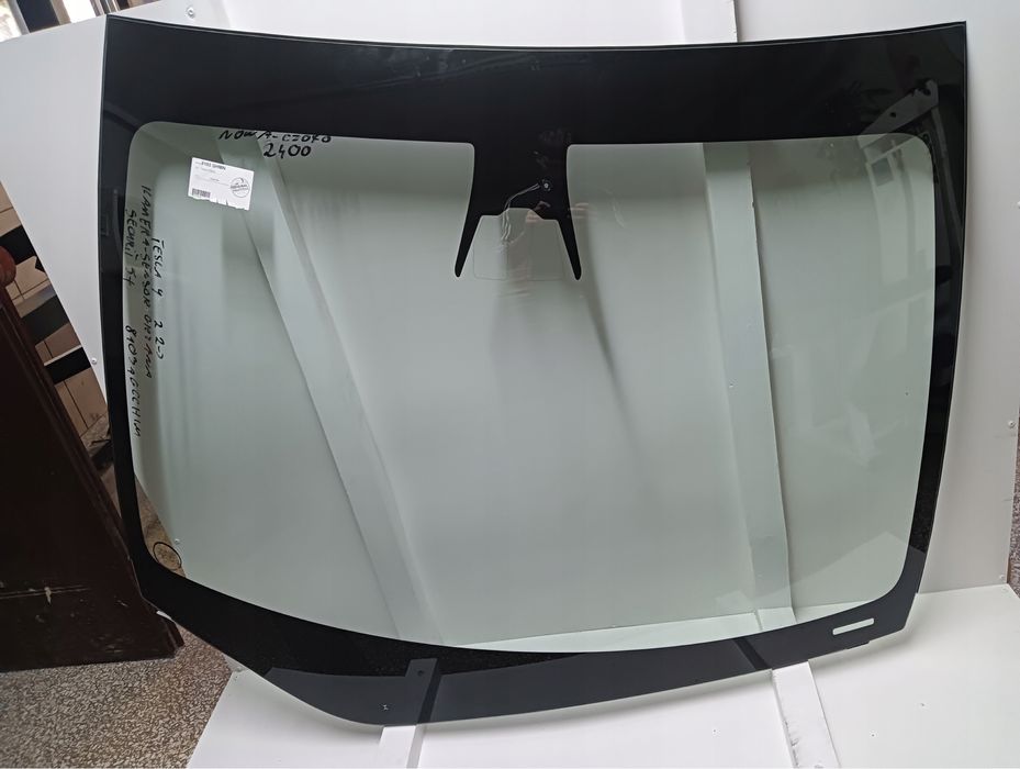 Tesla Model Y - лобове скло / скло вітрове рест до рест