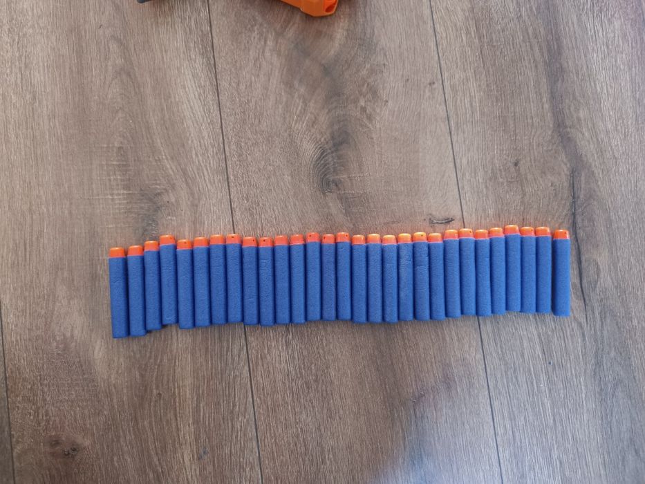 Sprzedam 3 używane pistolety wraz ze 29 strzałkami NERF.