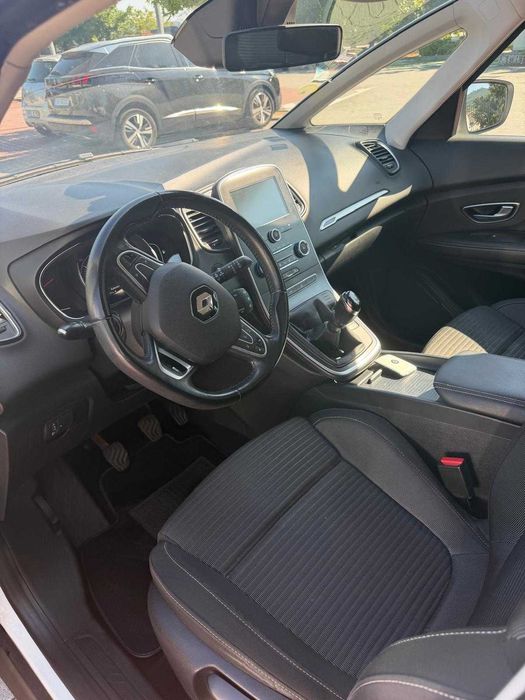 Vendo RENAULT SCÉNIC 7 lugares, excelente estado.