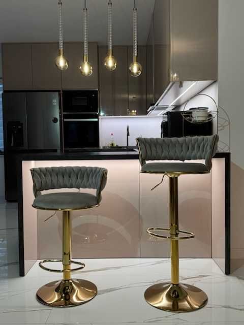 Nowe 2 hokery barowe w stylu glamour – elegancja, komfort do wnętrza