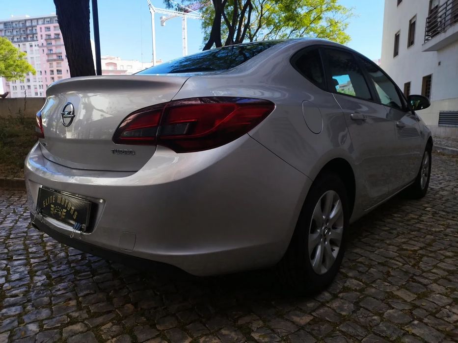 Opel Astra 1.4 T Cosmo S/S