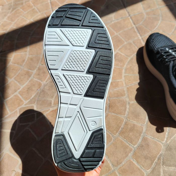 Нові кросівки Go soft 43 розмір