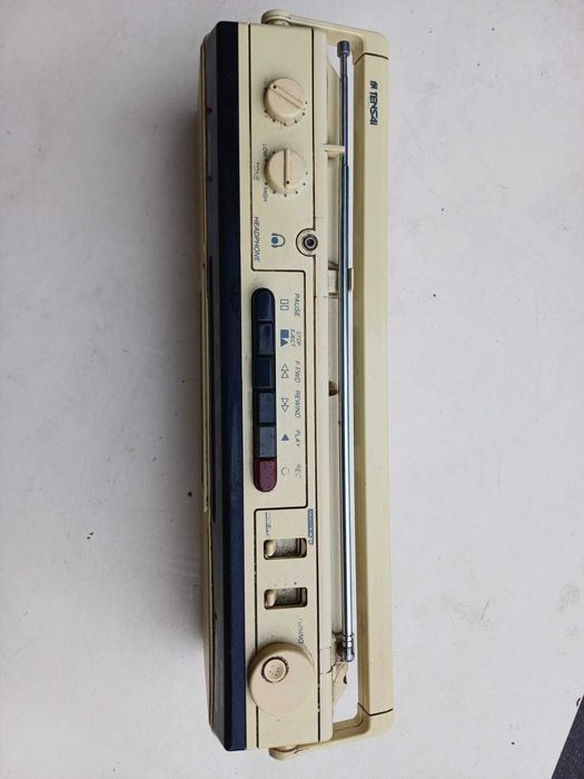 Radio com leitor de cassetes