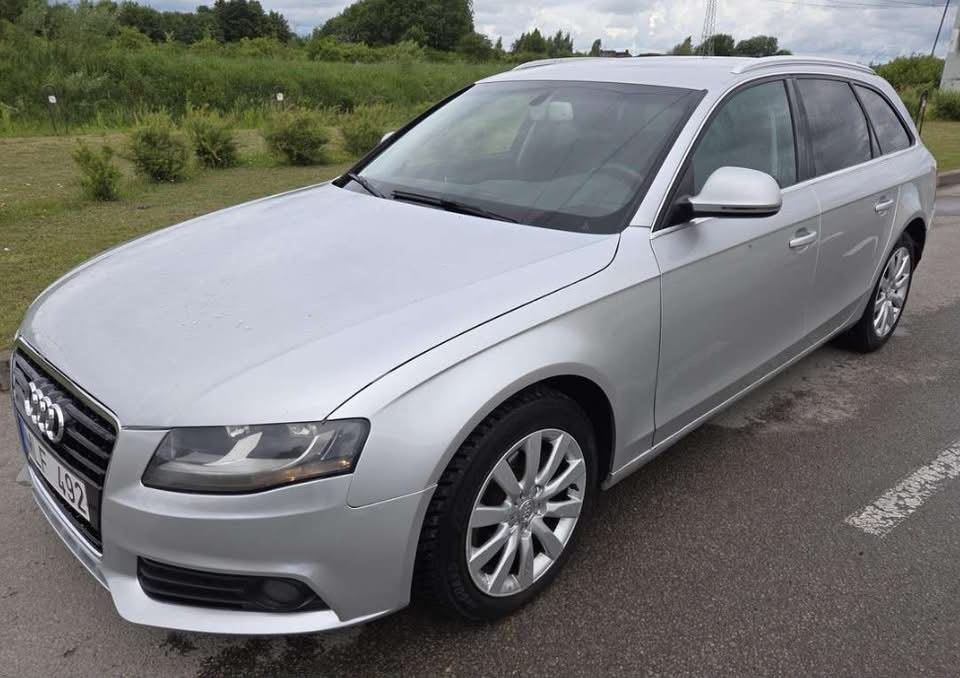Audi A4B8 2.0 автомат