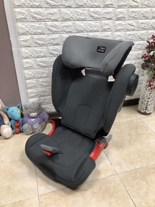 Автокрісло BRITAX ROMER KIDFIX 2 XP SICT Група 2/3 (15-36 кг) бустер