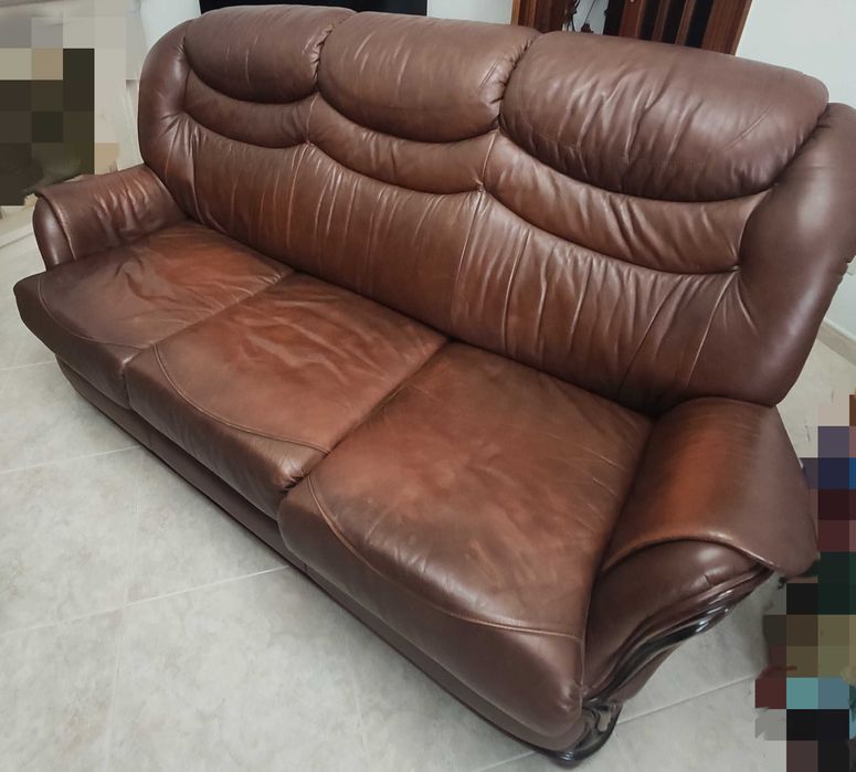 Mobiliário de sala (móvel grande, sofás e mesa de sala)